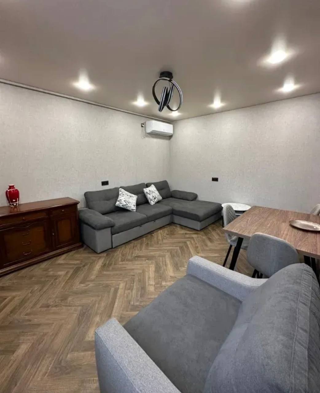 Cozy Furnished 2-Bedroom Apartment in Arabkir photo 2 of 8