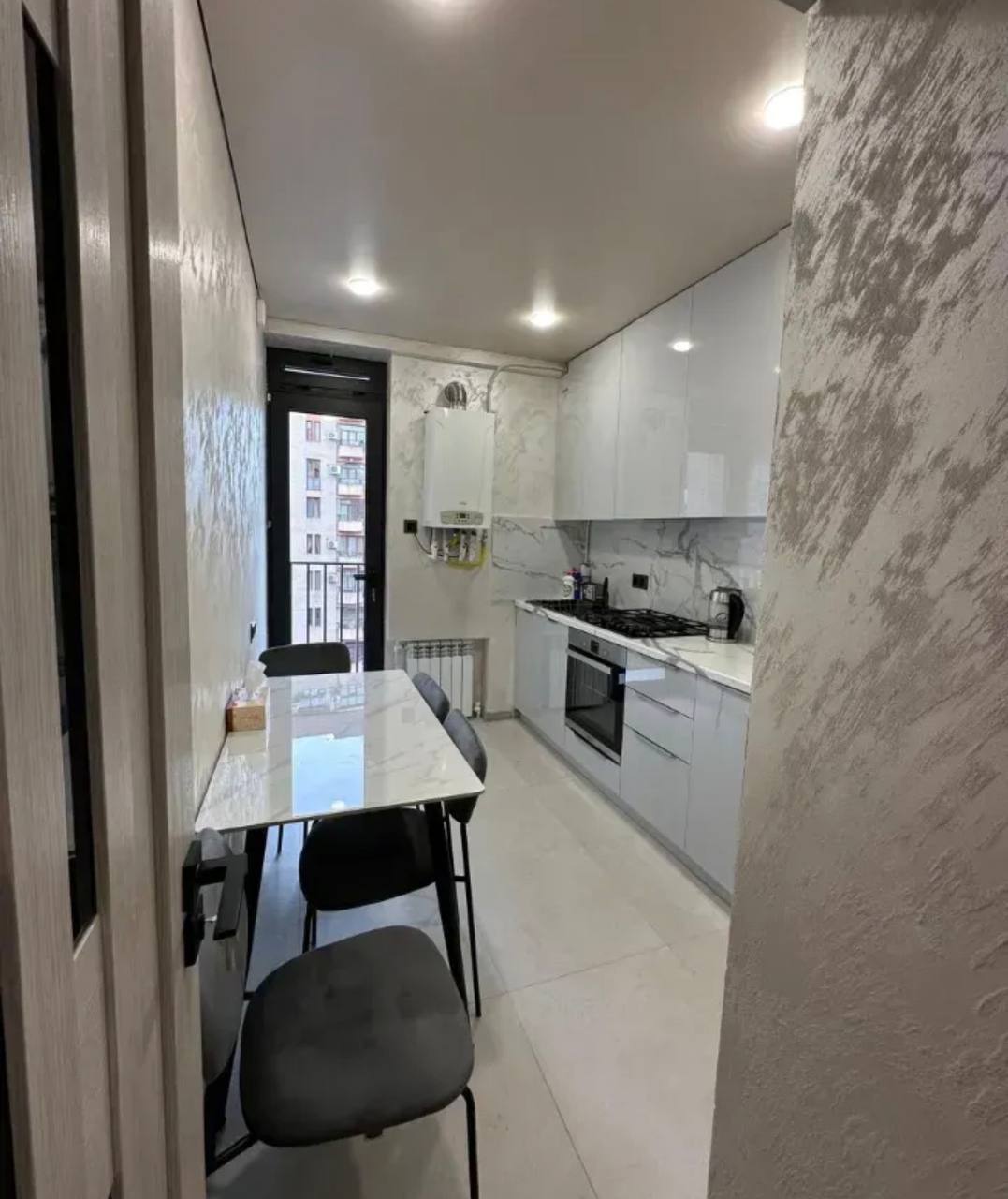 Cozy Furnished 2-Bedroom Apartment in Arabkir photo 3 of 8