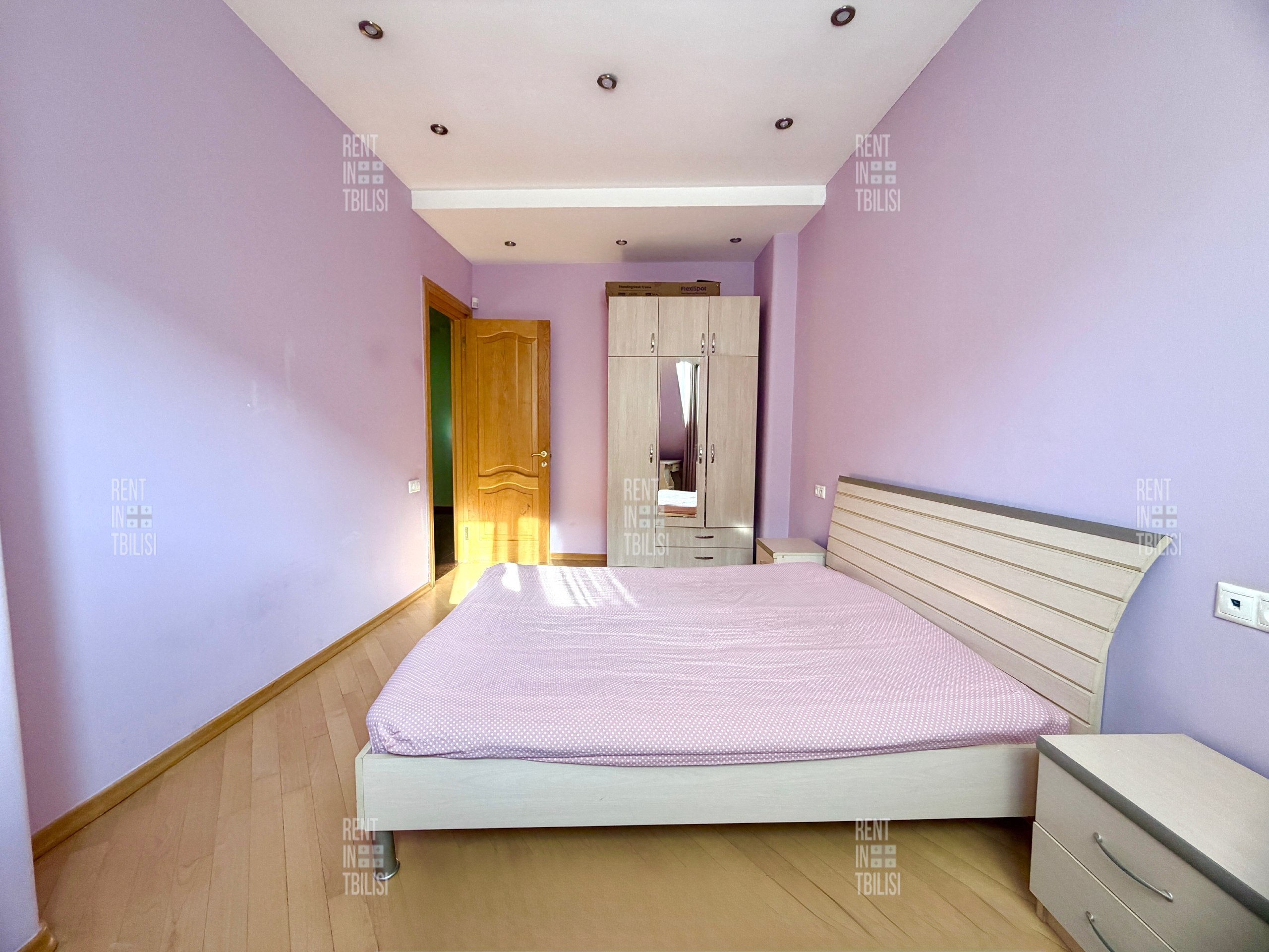 4-комнатная квартира в Мтацминде photo 7 of 8
