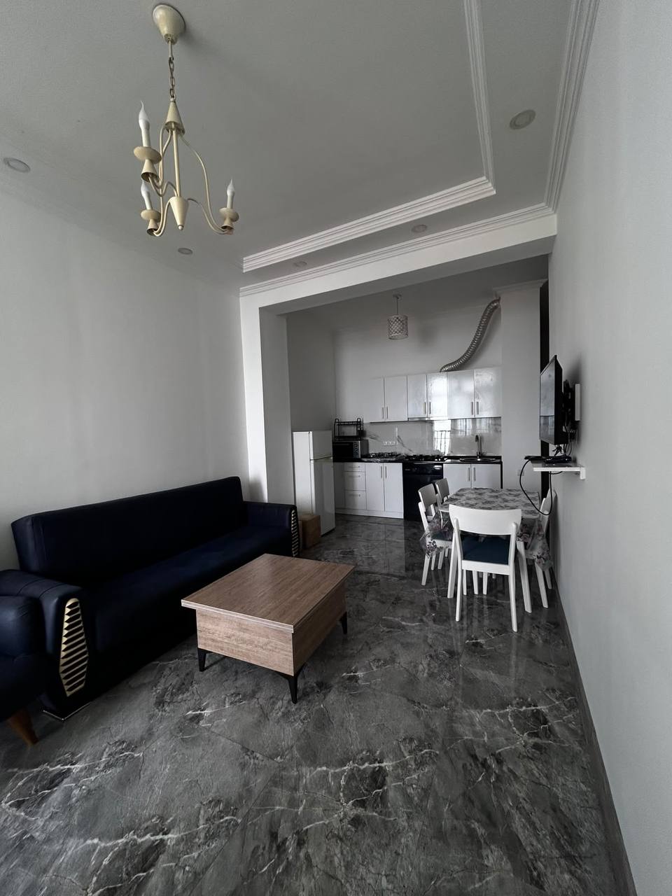 Двухкомнатная квартира в центре Батуми photo 4 of 8