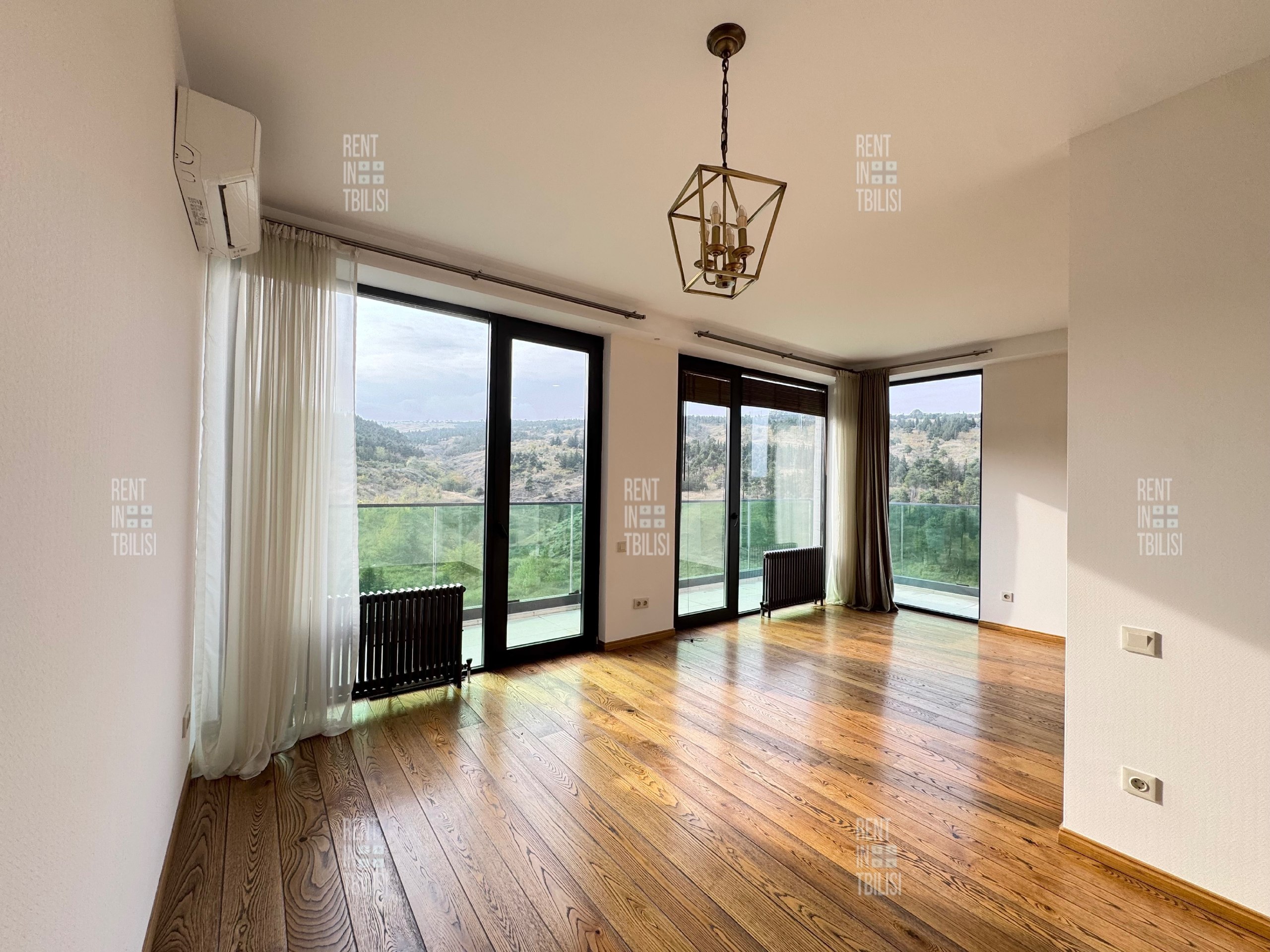 Luxury 1-Bedroom Apartment in Krtsanisi photo 5 of 8