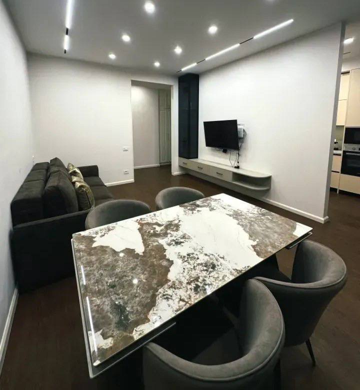 Furnished 3-Bedroom Apartment in Davtashen photo 1 of 8