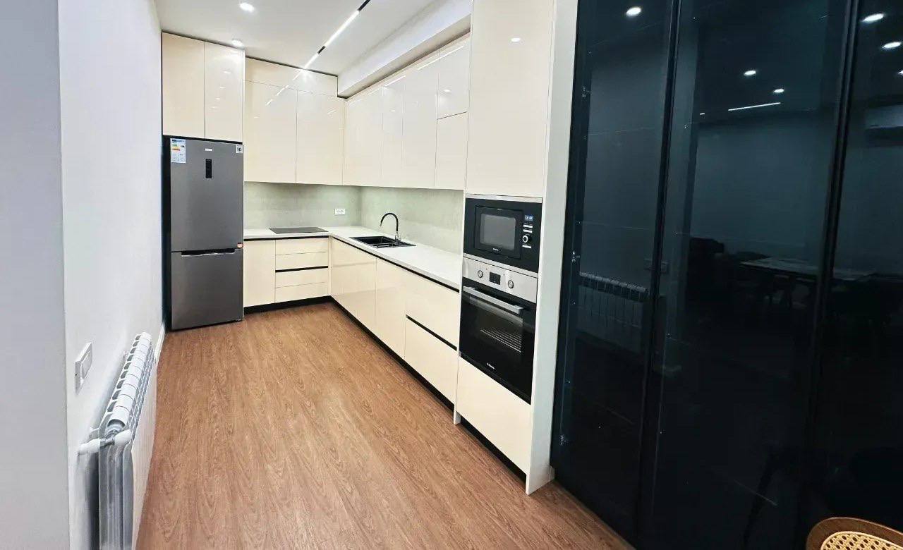 Furnished 3-Bedroom Apartment in Davtashen photo 3 of 8