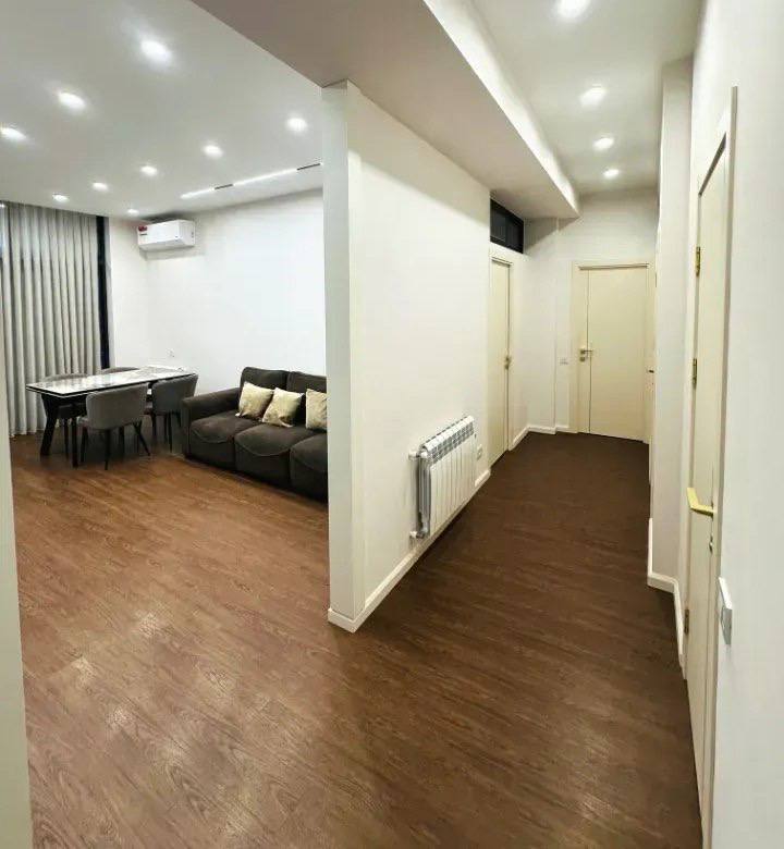 Furnished 3-Bedroom Apartment in Davtashen photo 4 of 8
