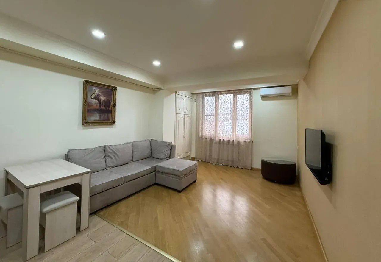 Furnished 2-Room Apartment in Kentron photo 2 of 8