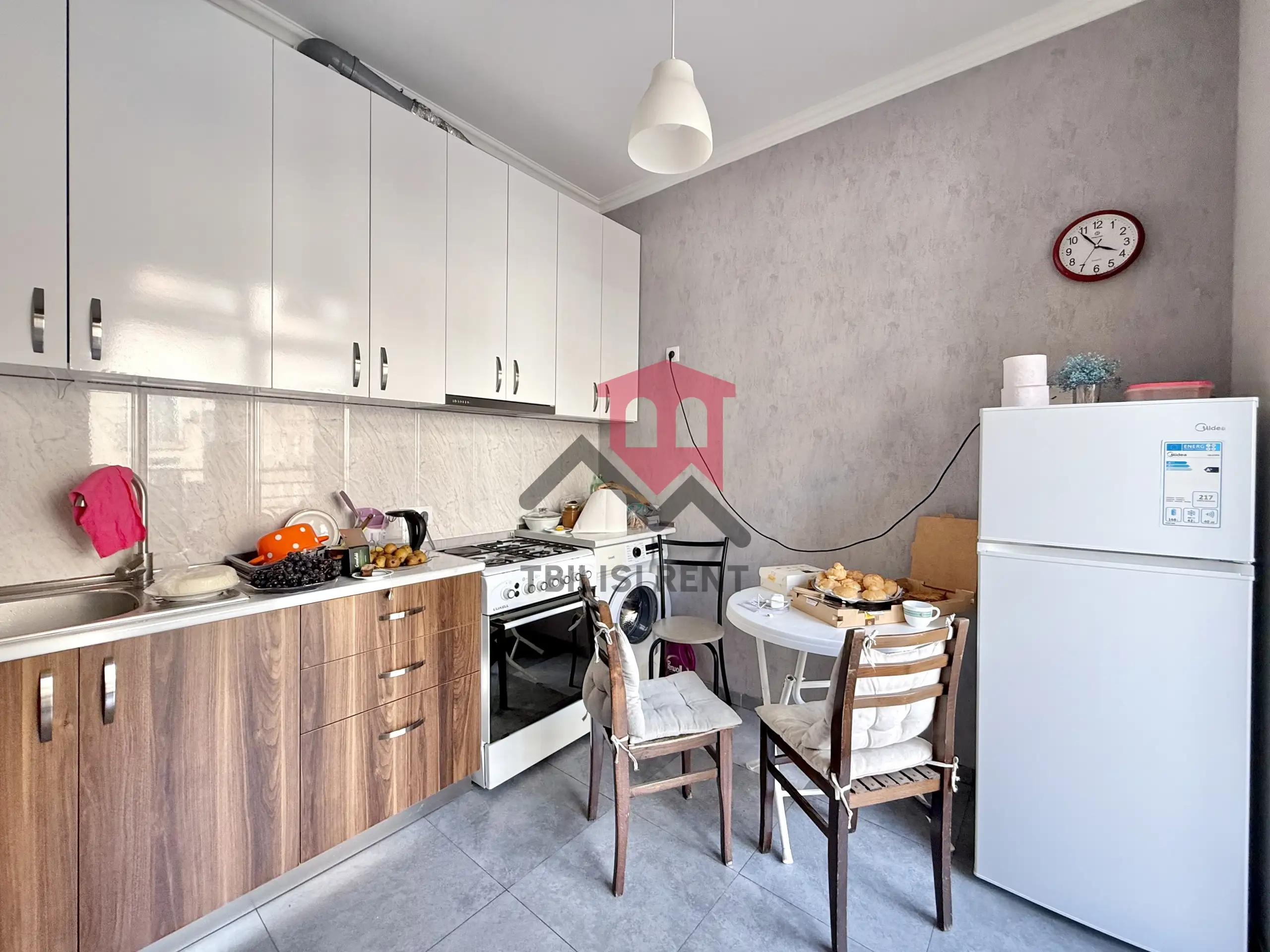 One-Bedroom Apartment in Isani photo 5 of 8