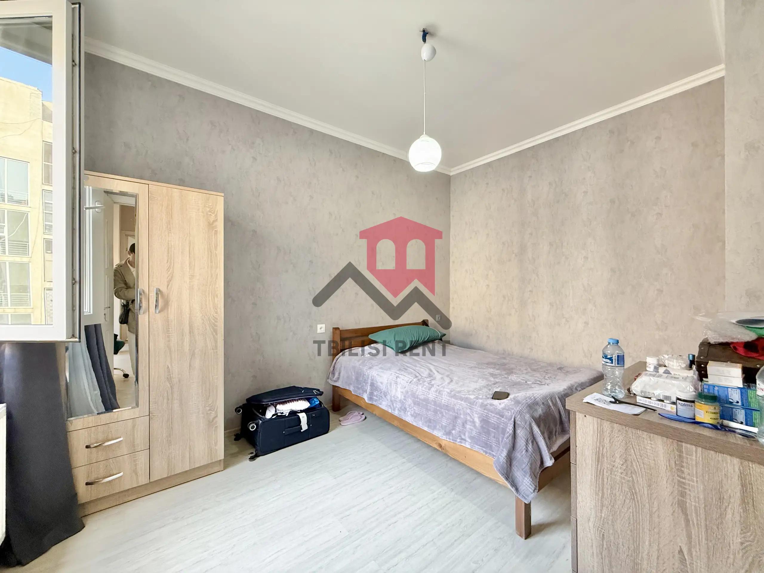 One-Bedroom Apartment in Isani photo 6 of 8