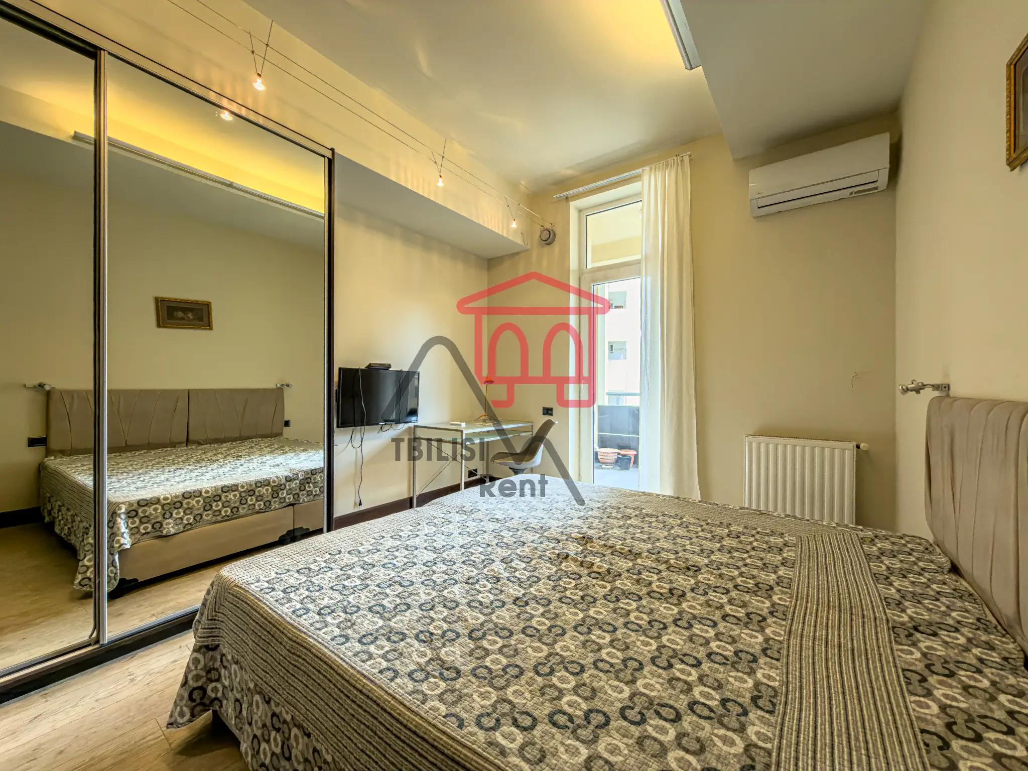 Comfortable 3-Bedroom Apartment with Fireplace in Vake photo 7 of 8