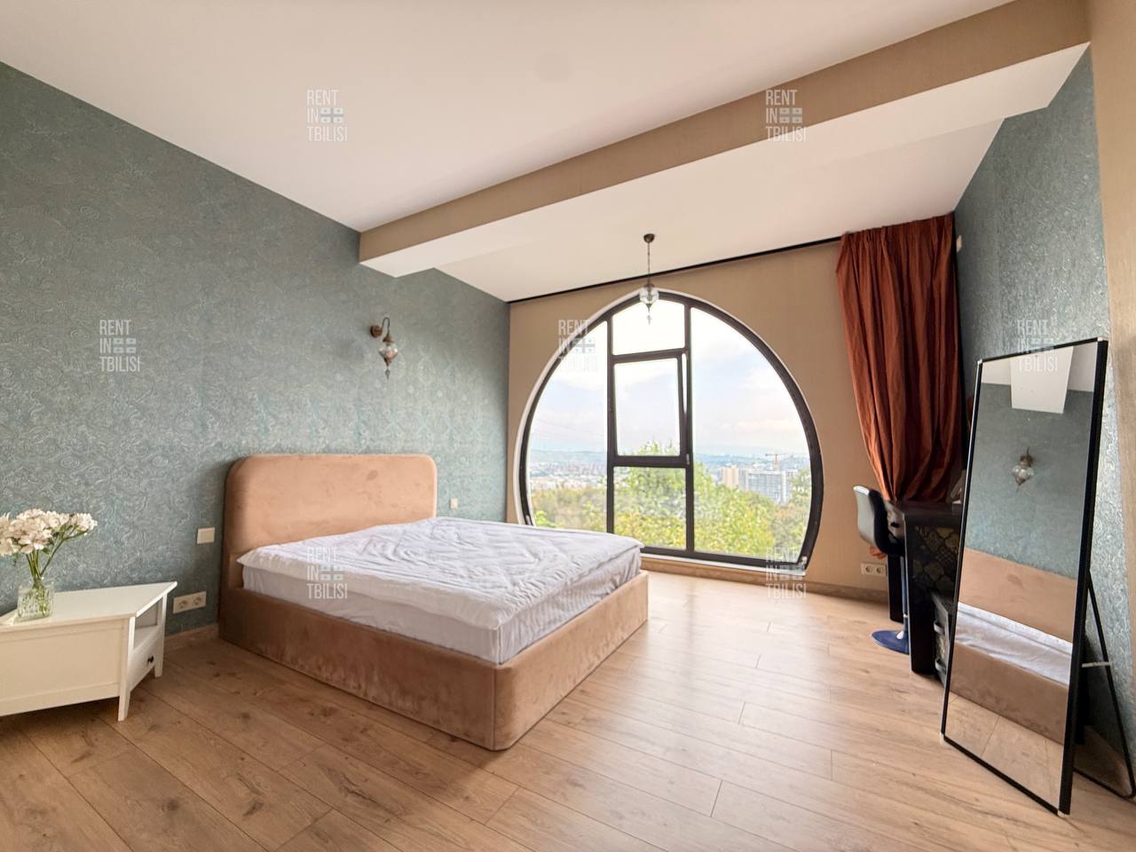 Modern 4-Bedroom House Near Lisi Lake photo 7 of 8