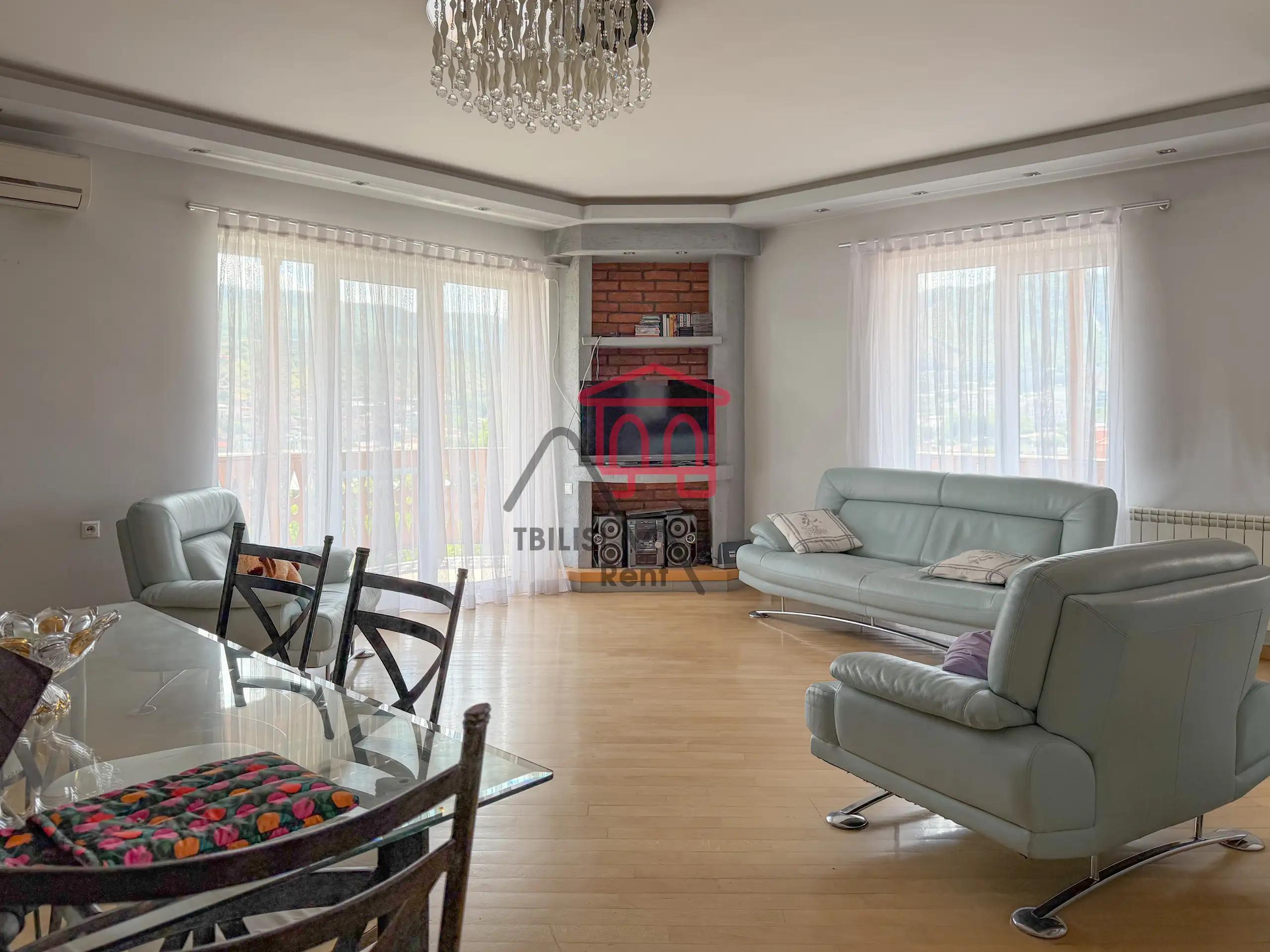 Spacious 4-Room Apartment in Avlabari photo 1 of 8
