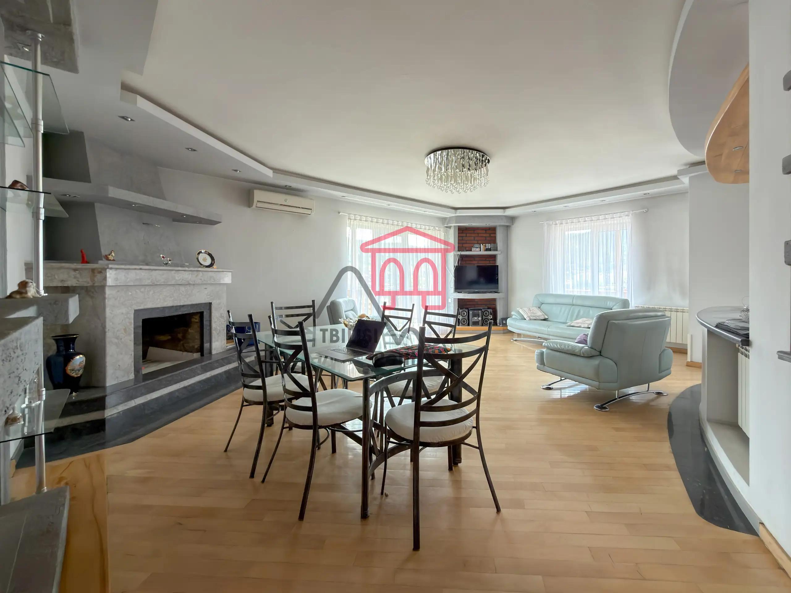 Spacious 4-Room Apartment in Avlabari photo 2 of 8