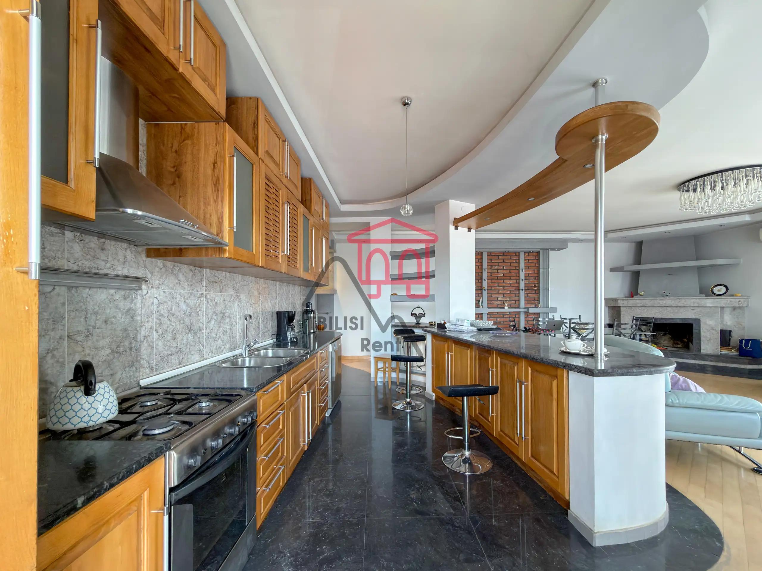 Spacious 4-Room Apartment in Avlabari photo 5 of 8