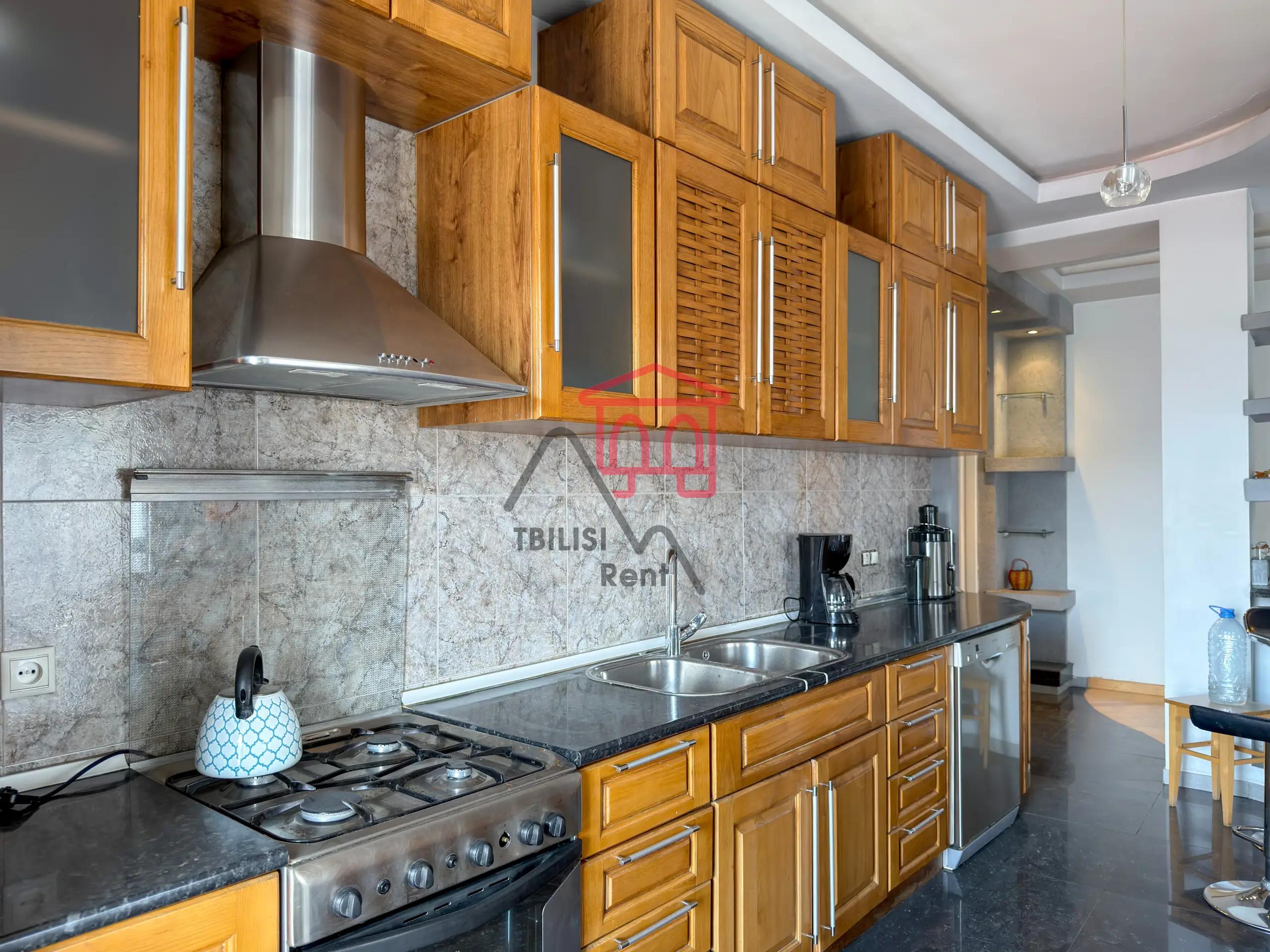 Spacious 4-Room Apartment in Avlabari photo 7 of 8