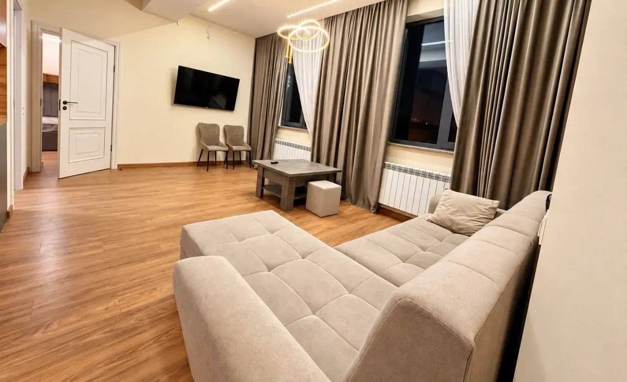 Furnished Two-Room Apartment in Davtashen photo 1 of 8