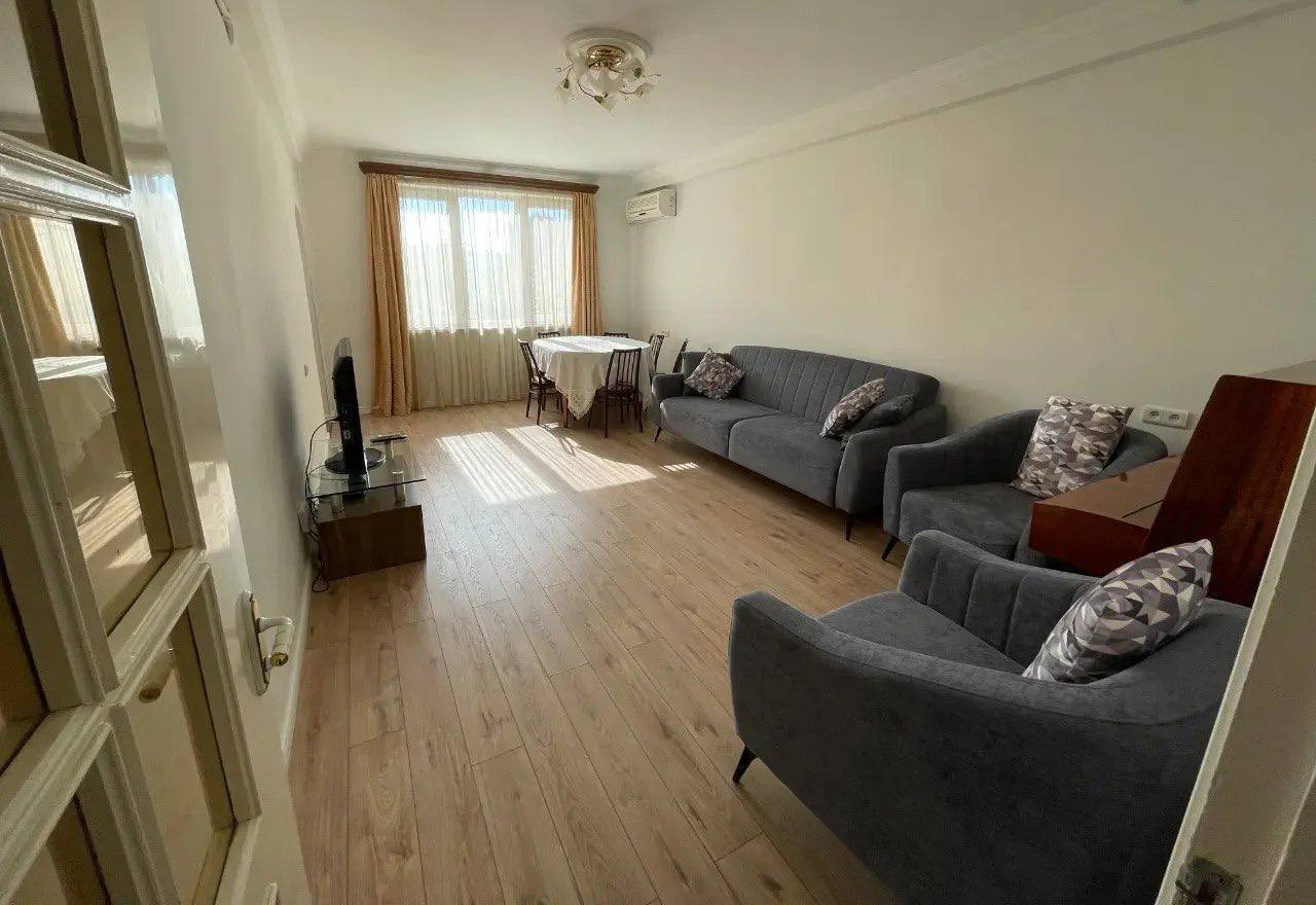 Furnished 2-Bedroom Apartment in Kentron photo 1 of 4