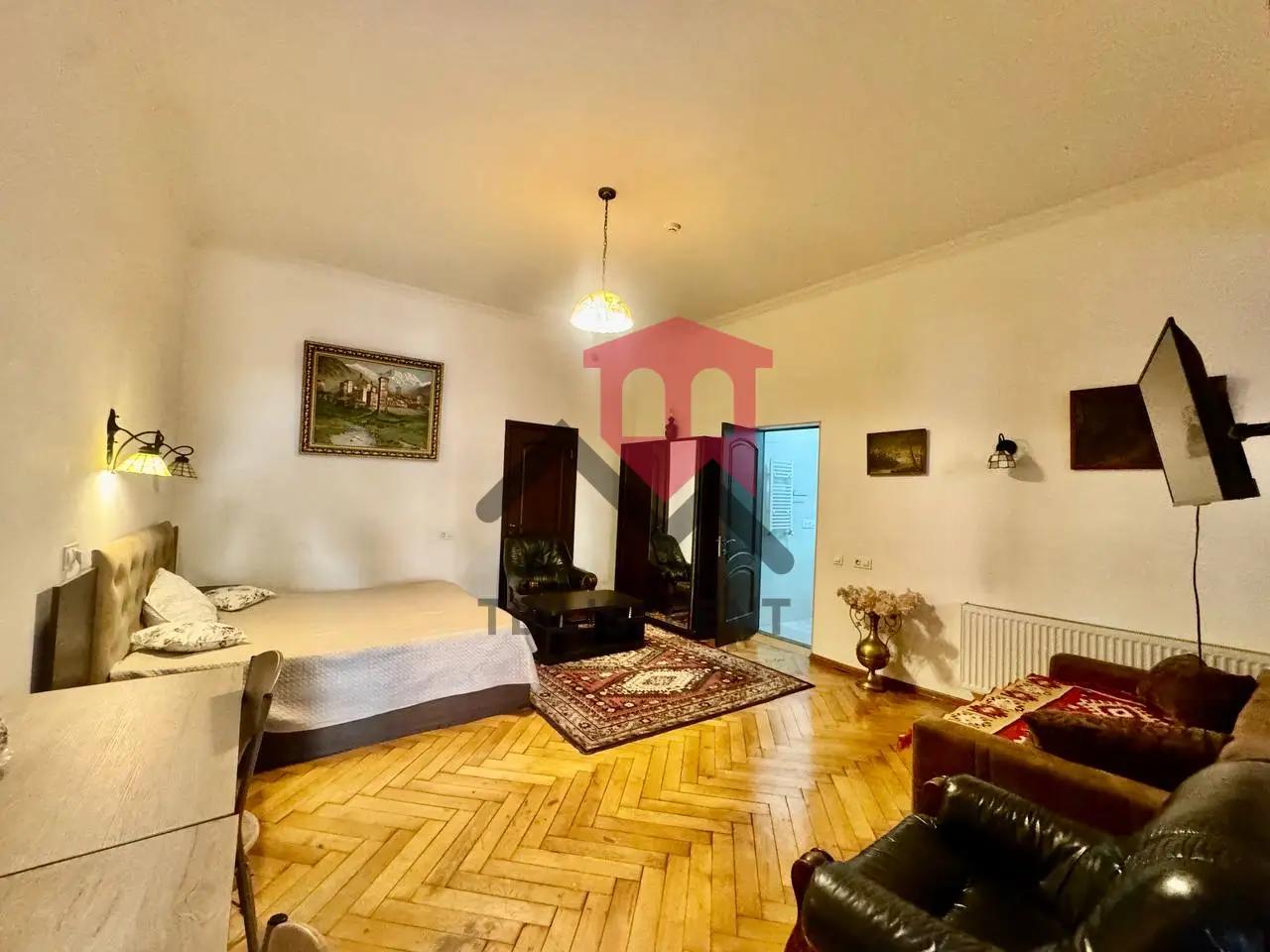 Bright Central Apartment in Tbilisi photo 1 of 6