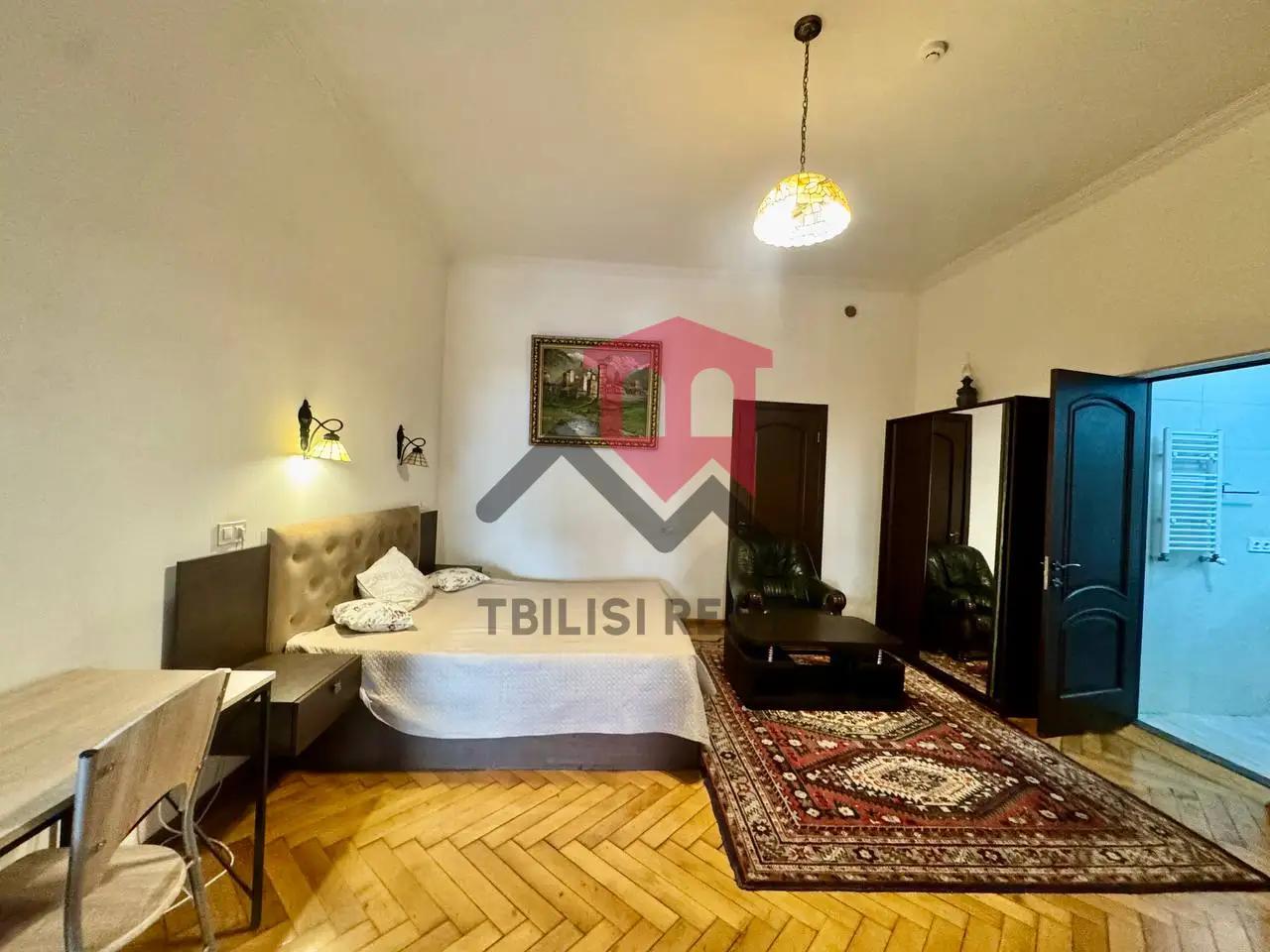 Bright Central Apartment in Tbilisi photo 2 of 6