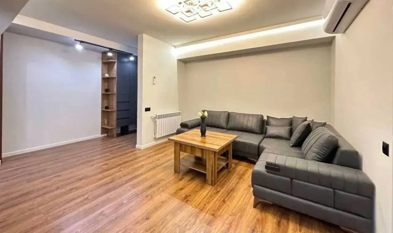 Furnished 3-Room Apartment in Kentron photo 2 of 8