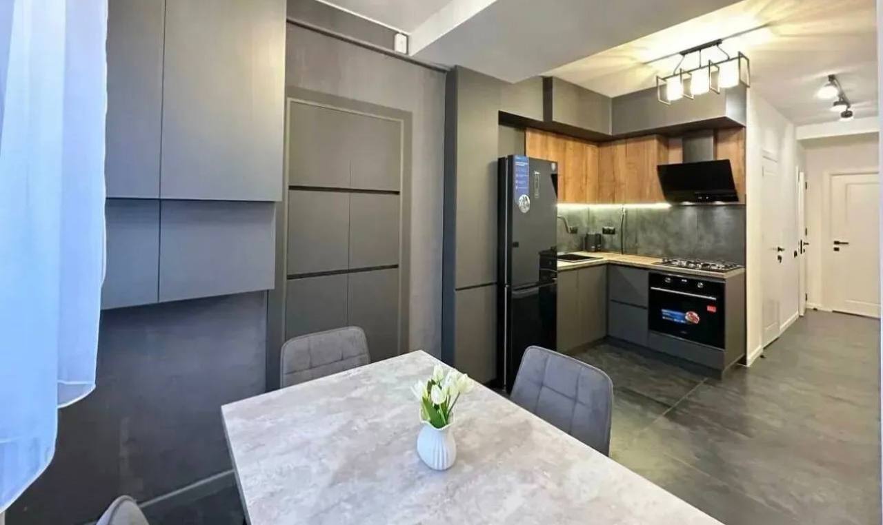 Furnished 3-Room Apartment in Kentron photo 4 of 8