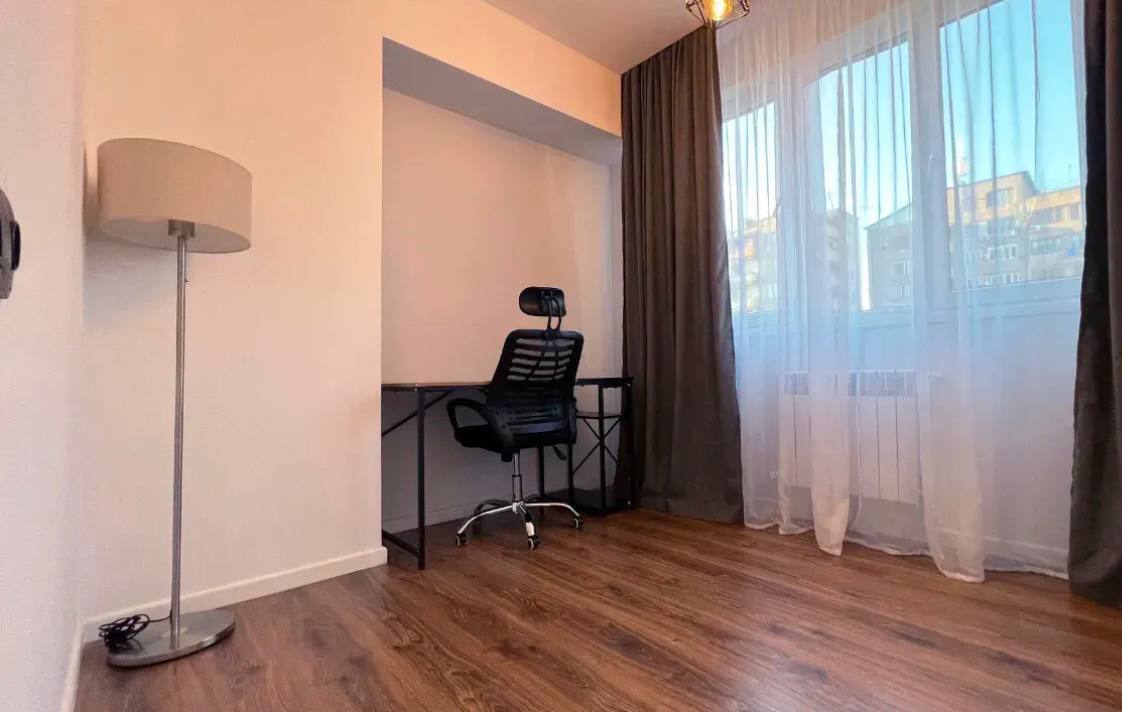 Furnished 3-Room Apartment in Kentron photo 6 of 8