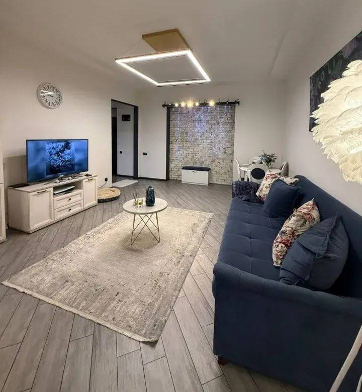 Furnished 2-Bedroom Apartment in Kentron photo 1 of 8