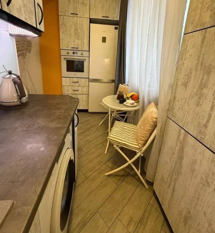 Furnished 2-Bedroom Apartment in Kentron photo 4 of 8