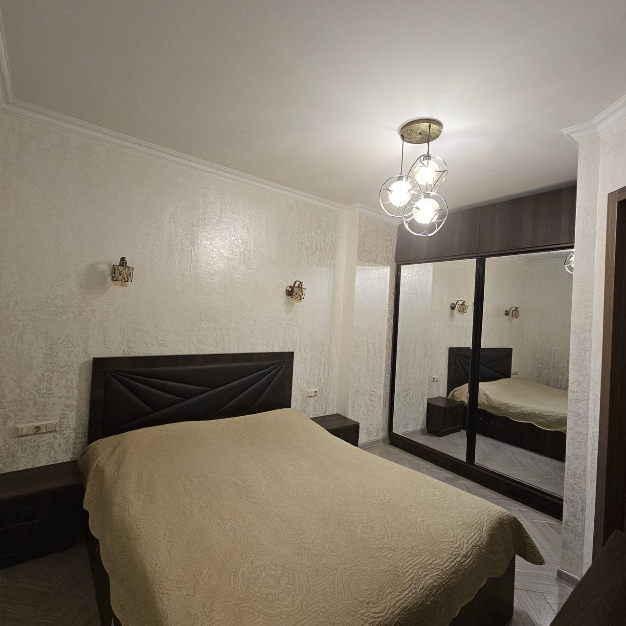Two-Bedroom Apartment near the Stadium photo 6 of 8