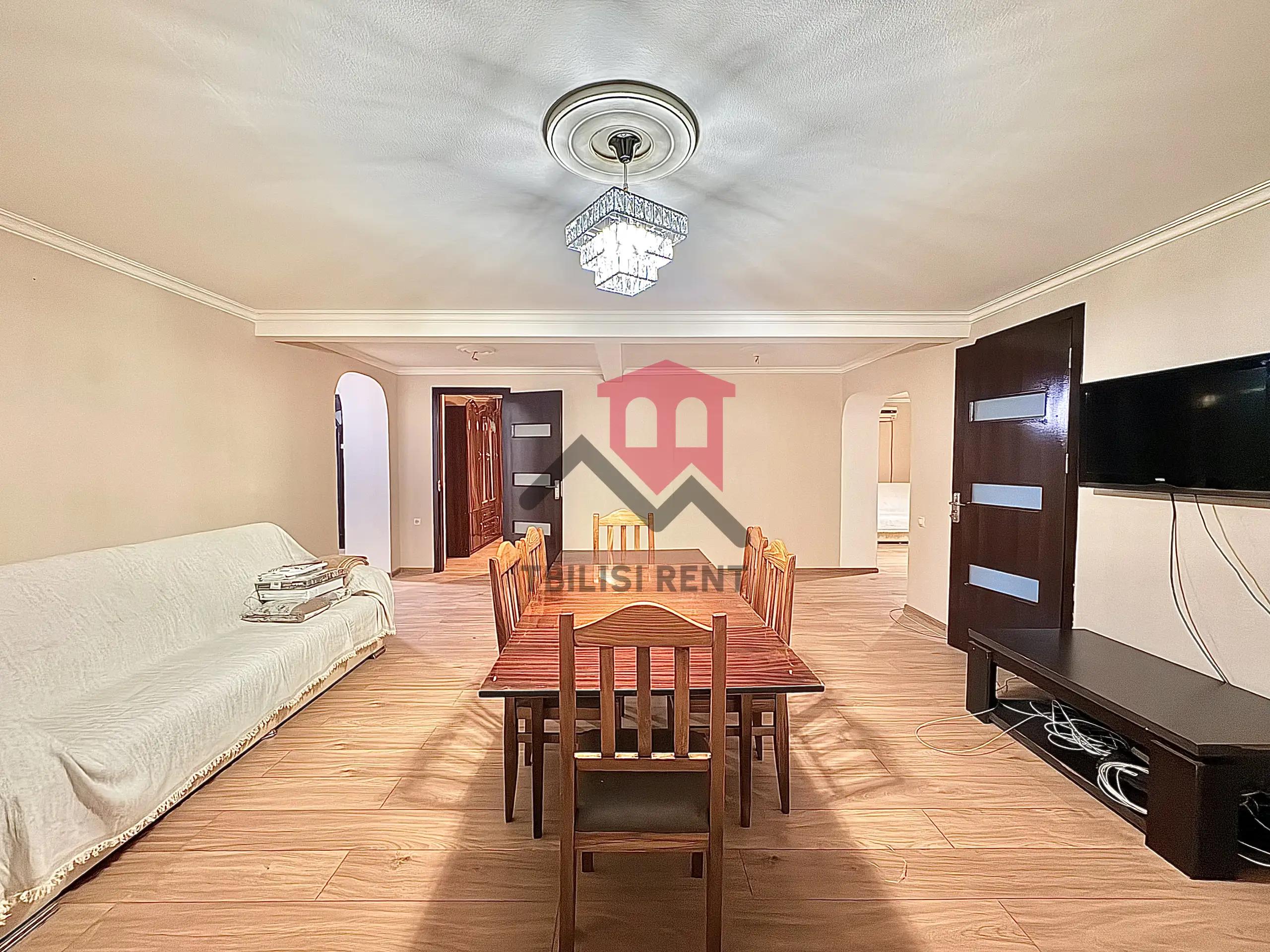 Spacious House with Pool in Vashlijvari photo 2 of 8