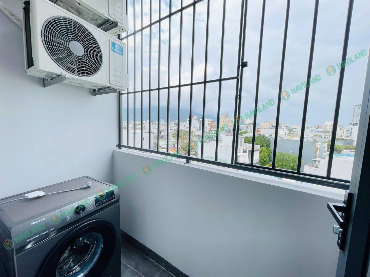 Modern 1-Bedroom Apartment in Son Tra photo 2 of 6