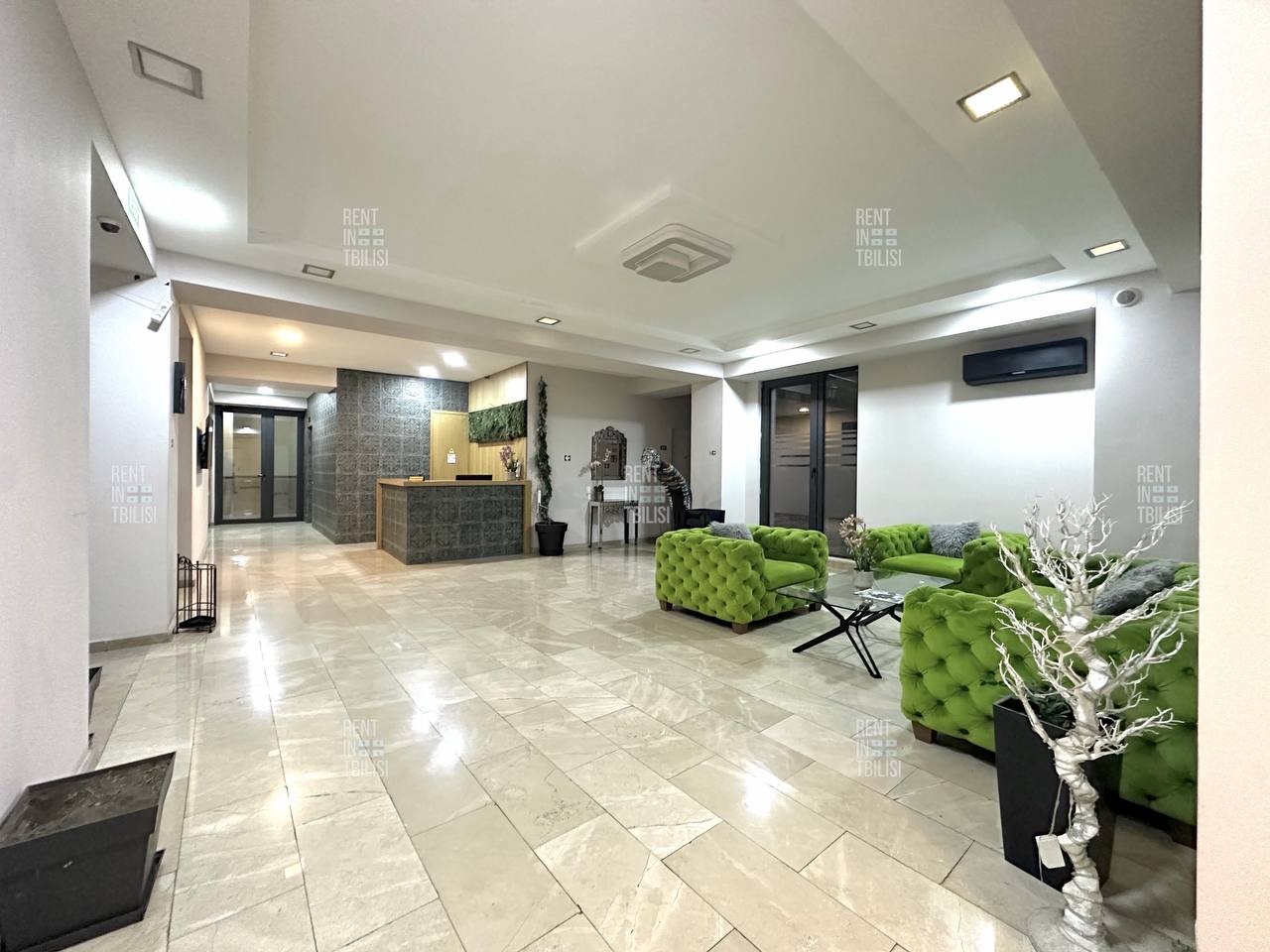 One-Bedroom Apartment in Sololaki photo 2 of 8