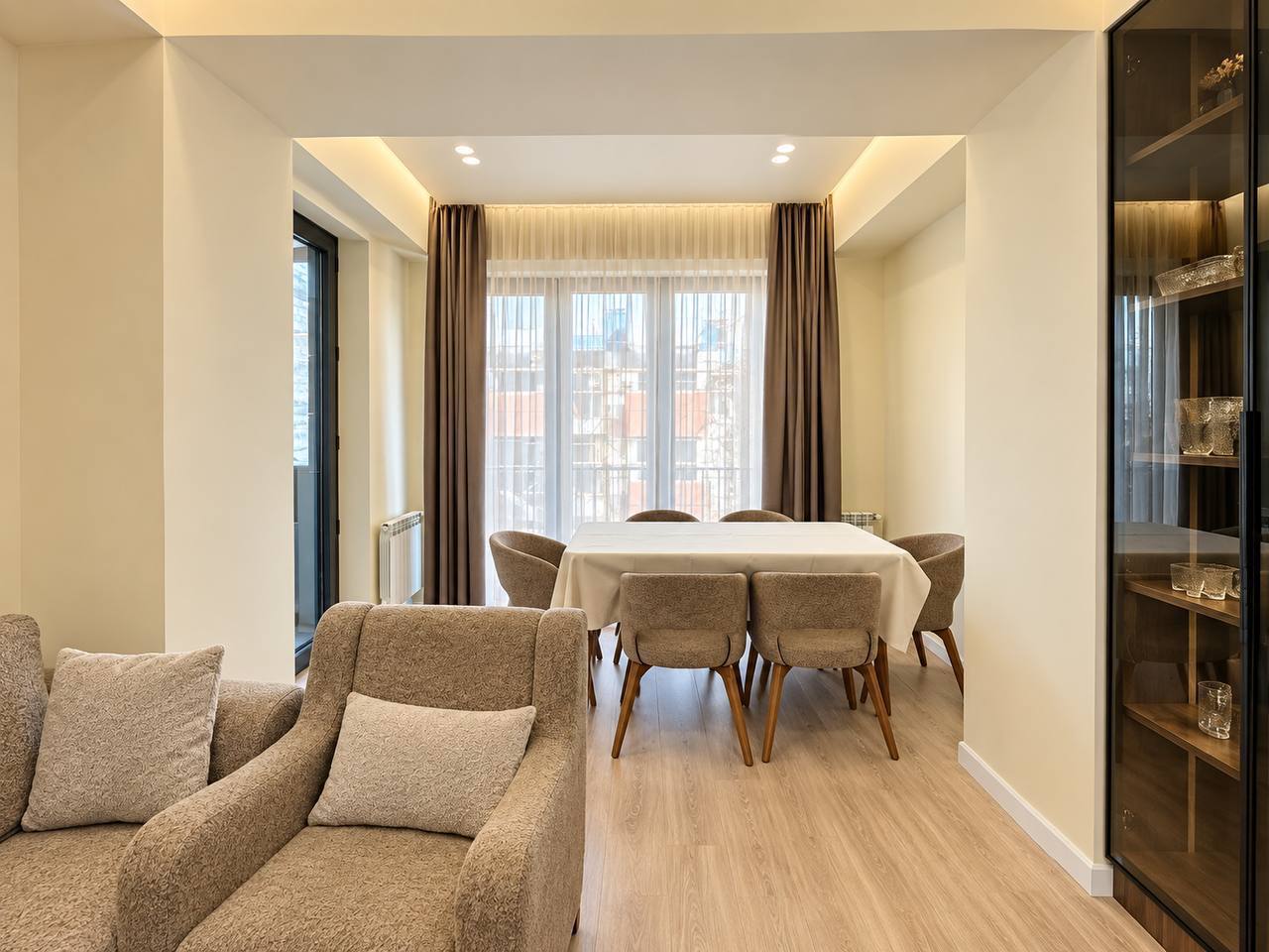 3-Room Apartment in Central Yerevan photo 6 of 8