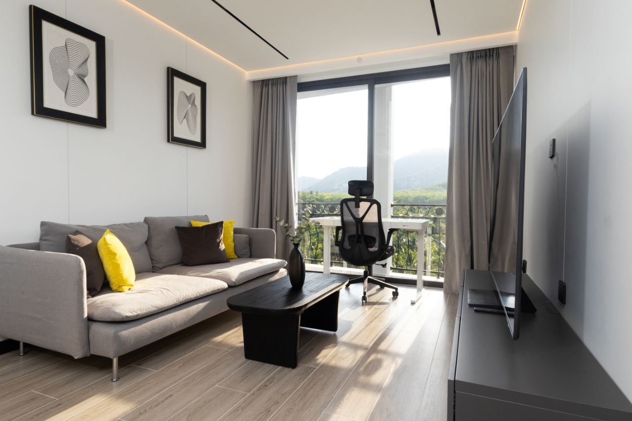1-Bedroom Sea-View Apartment in Nai Harn photo 4 of 8