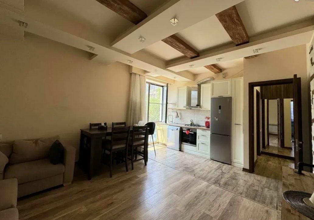 Three-Bedroom Apartment in Kentron photo 2 of 8