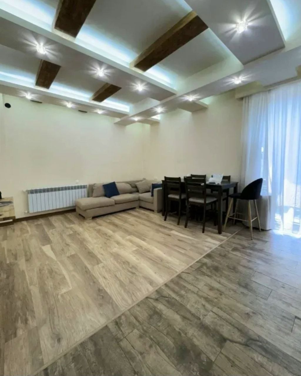 Three-Bedroom Apartment in Kentron photo 3 of 8