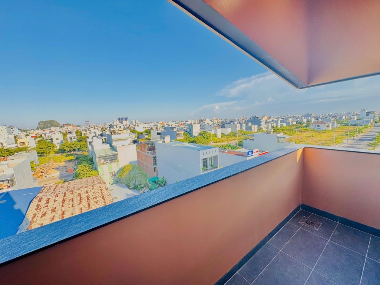 Furnished 2-Bedroom Apartment in Ngu Hanh Son photo 1 of 8