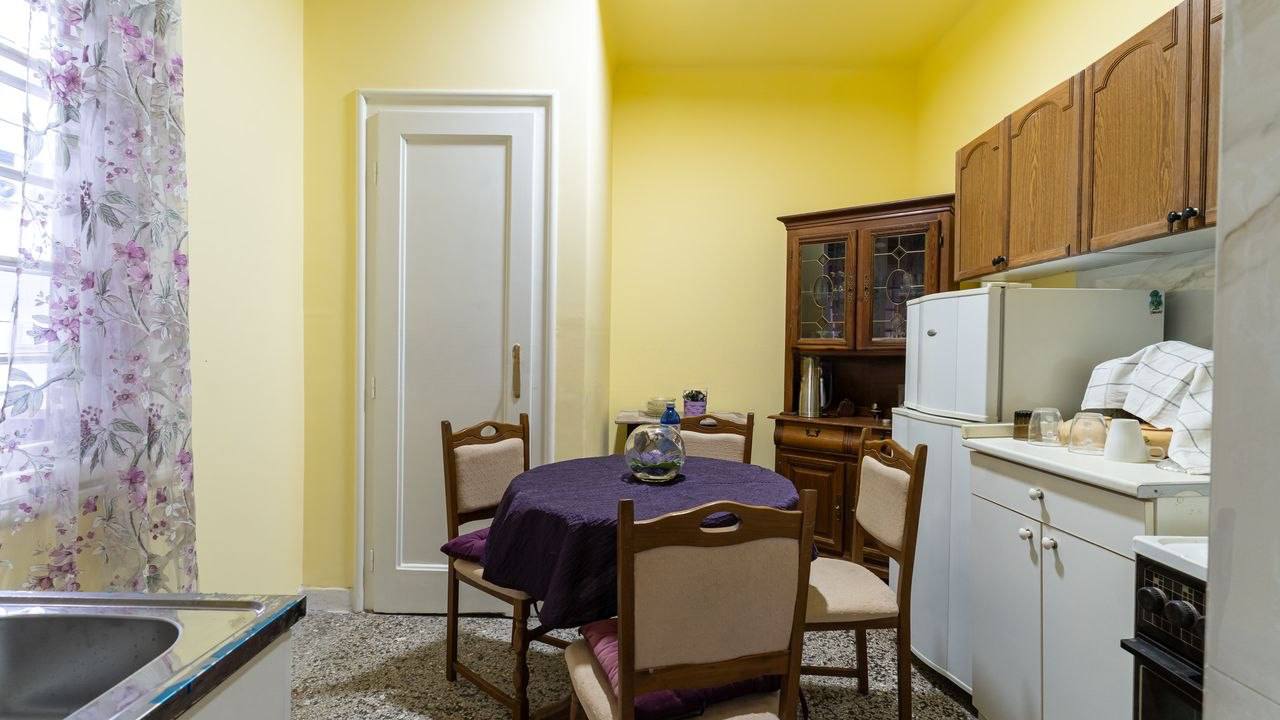 3-Room Apartment in Vracar photo 3 of 8