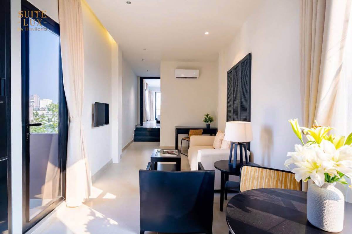 Luxury 1-Bedroom Apartment with Private Balcony photo 5 of 8