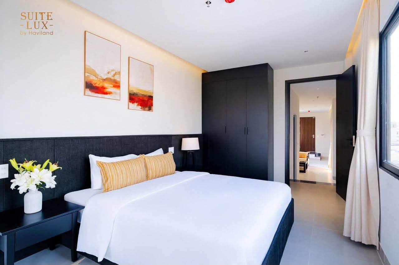 Luxury 1-Bedroom Apartment with Private Balcony photo 7 of 8