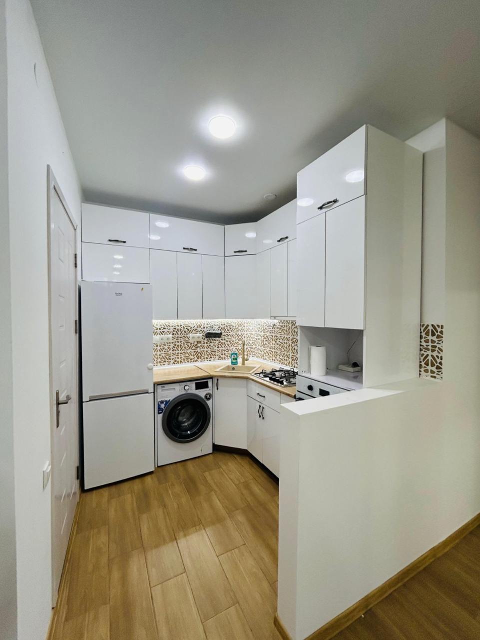 2-Bedroom Apartment for Rent in Batumi photo 1 of 7