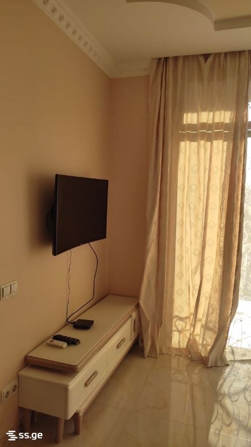 One-Bedroom Apartment in Batumi Old Town photo 3 of 8