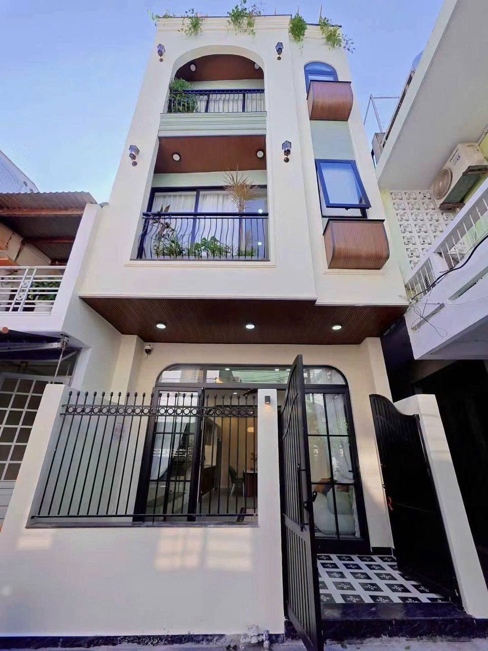 4-Bedroom House in Hai Chau photo 1 of 8
