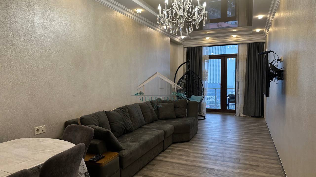 5-Room Seaside Apartment in Batumi photo 1 of 6