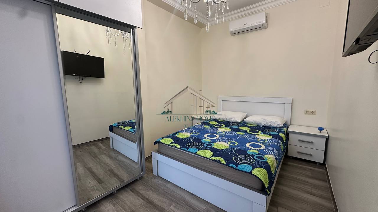 5-Room Seaside Apartment in Batumi photo 5 of 6