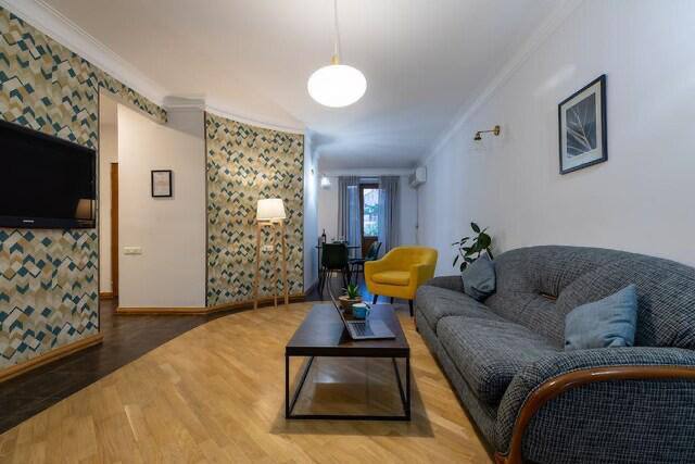 Furnished 3-Room Apartment in Arabkir photo 1 of 8