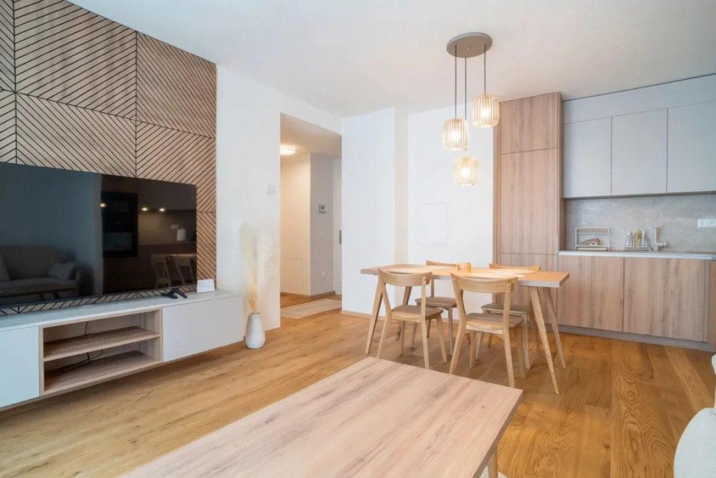 Furnished 1-Bedroom Apartment in Vydrica photo 2 of 8