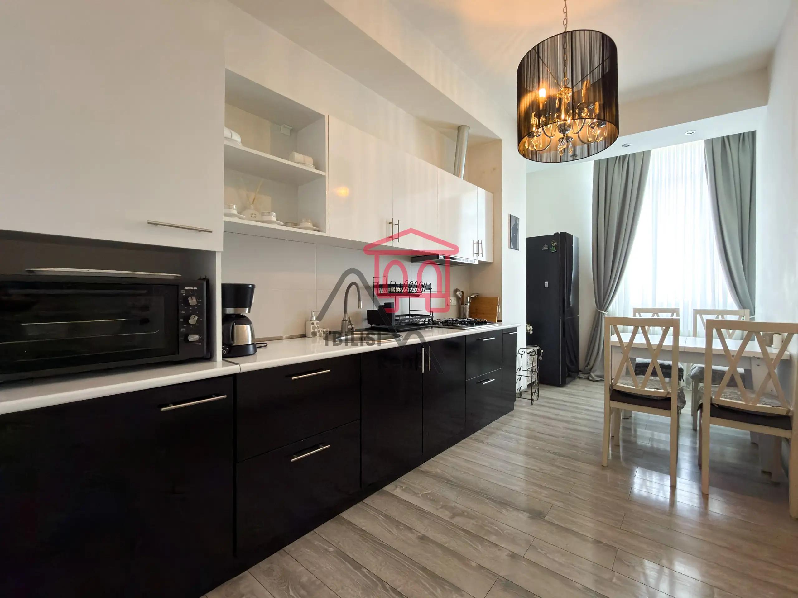 3-Bedroom Apartment in Isani photo 3 of 8