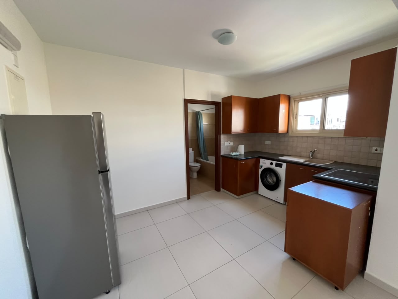 Unfurnished One-Bedroom Apartment in Petrou kai Pavlou
