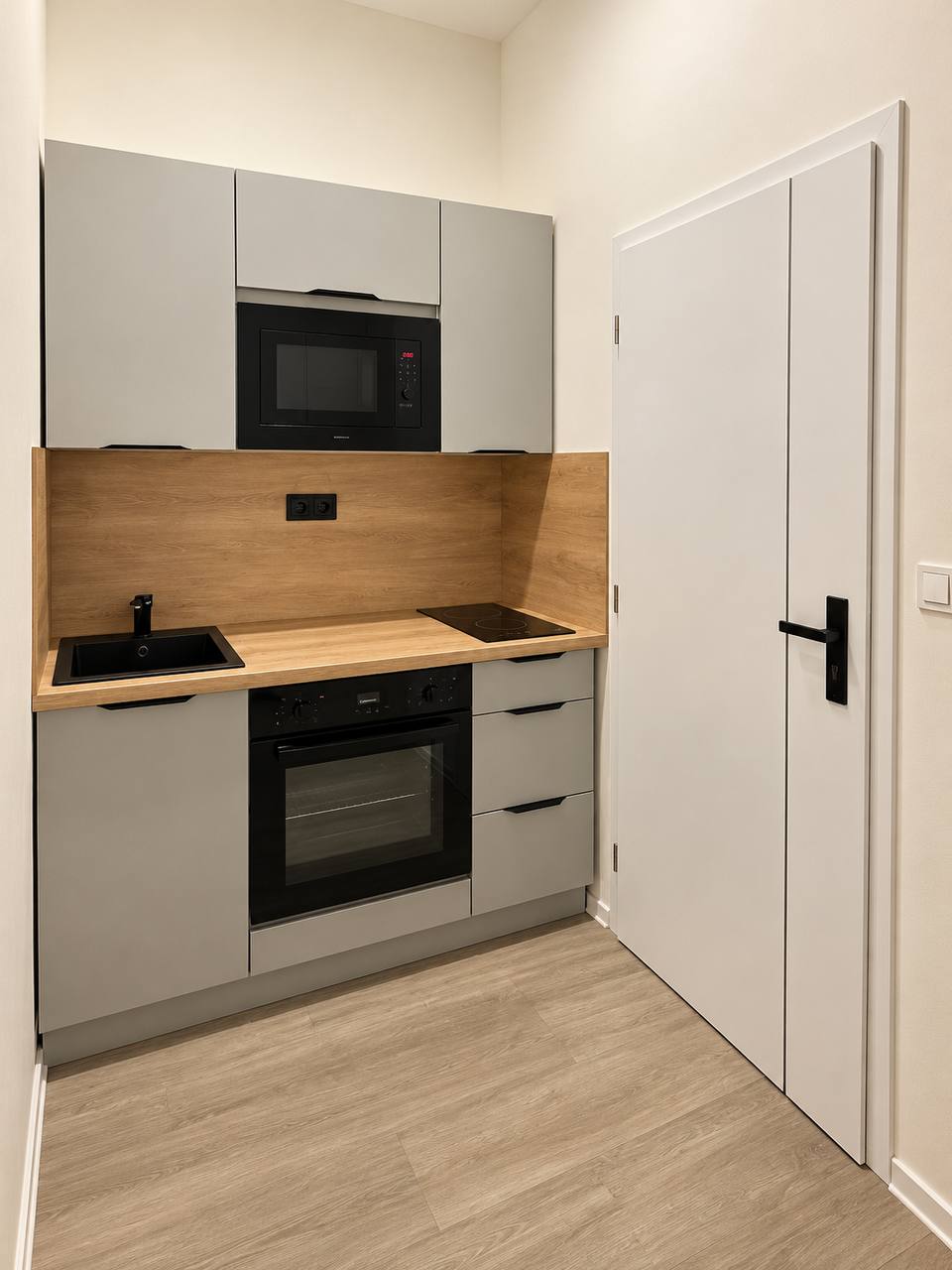 Furnished 1+1 Apartment in Prague 2 photo 1 of 6