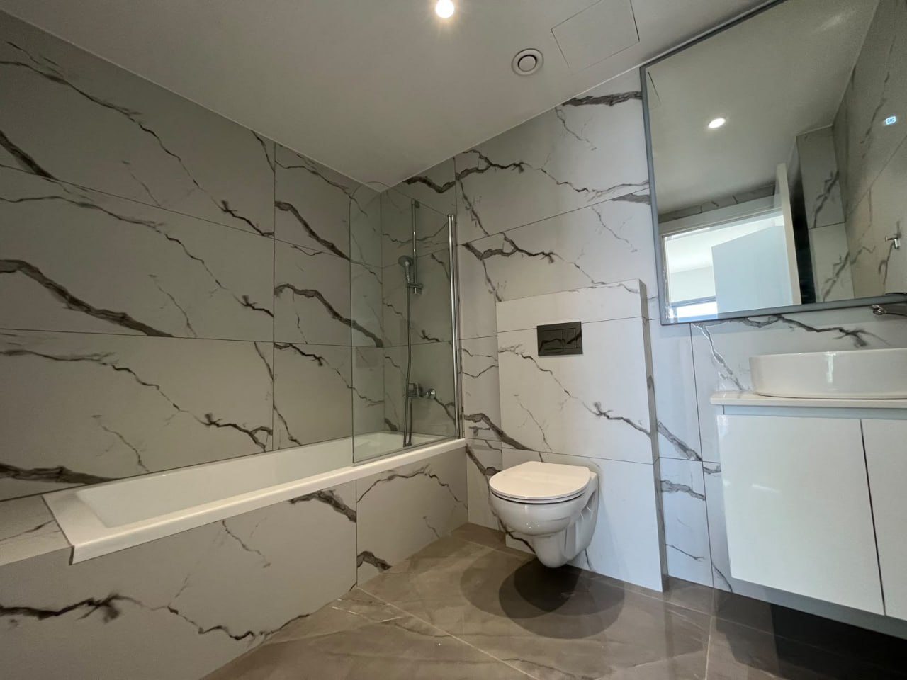 3-Bedroom Penthouse in Agios Athanasios photo 3 of 4