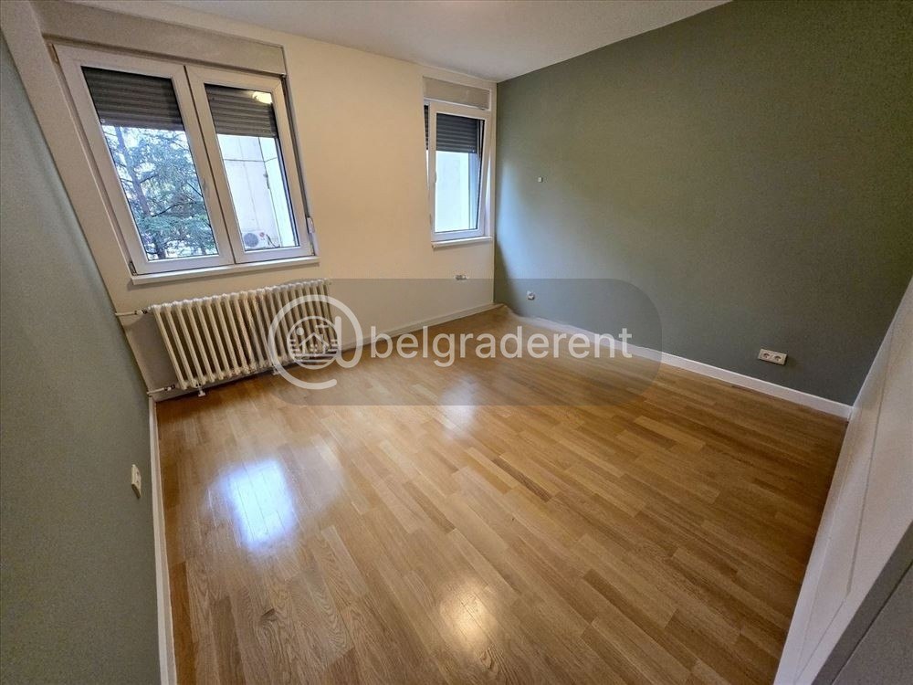 Two-and-a-half-room apartment in Blok 70a photo 8 of 8